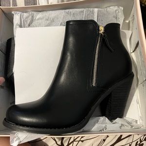 J. Mark Womens Boots Size 9